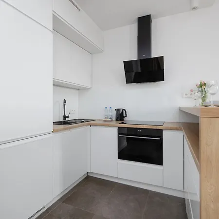 Raginisa Chic By Bookinghost