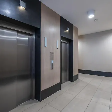 Raginisa Chic By Bookinghost