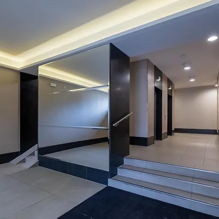 Raginisa Chic By Bookinghost Щецин