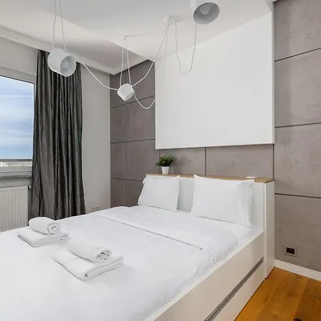 Raginisa Chic By Bookinghost