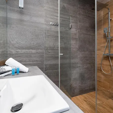 Raginisa Chic By Bookinghost