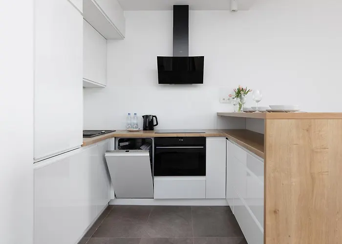 Апартаменты Raginisa Chic By Bookinghost