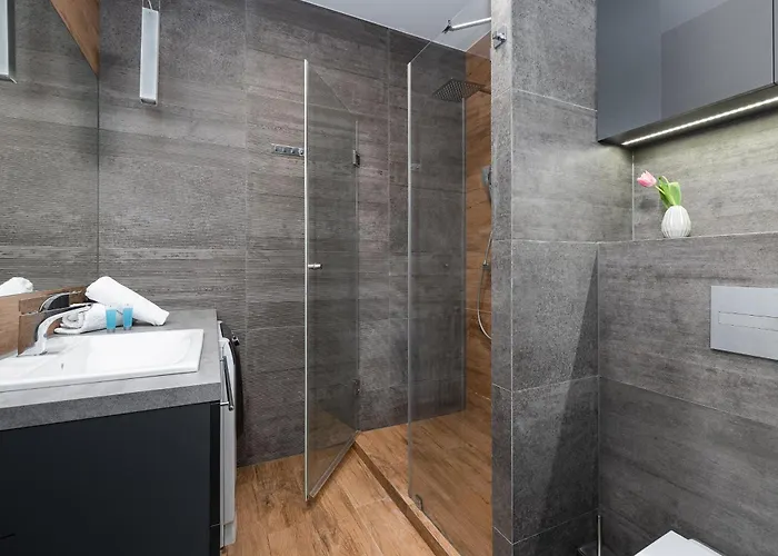 Апартаменты Raginisa Chic By Bookinghost